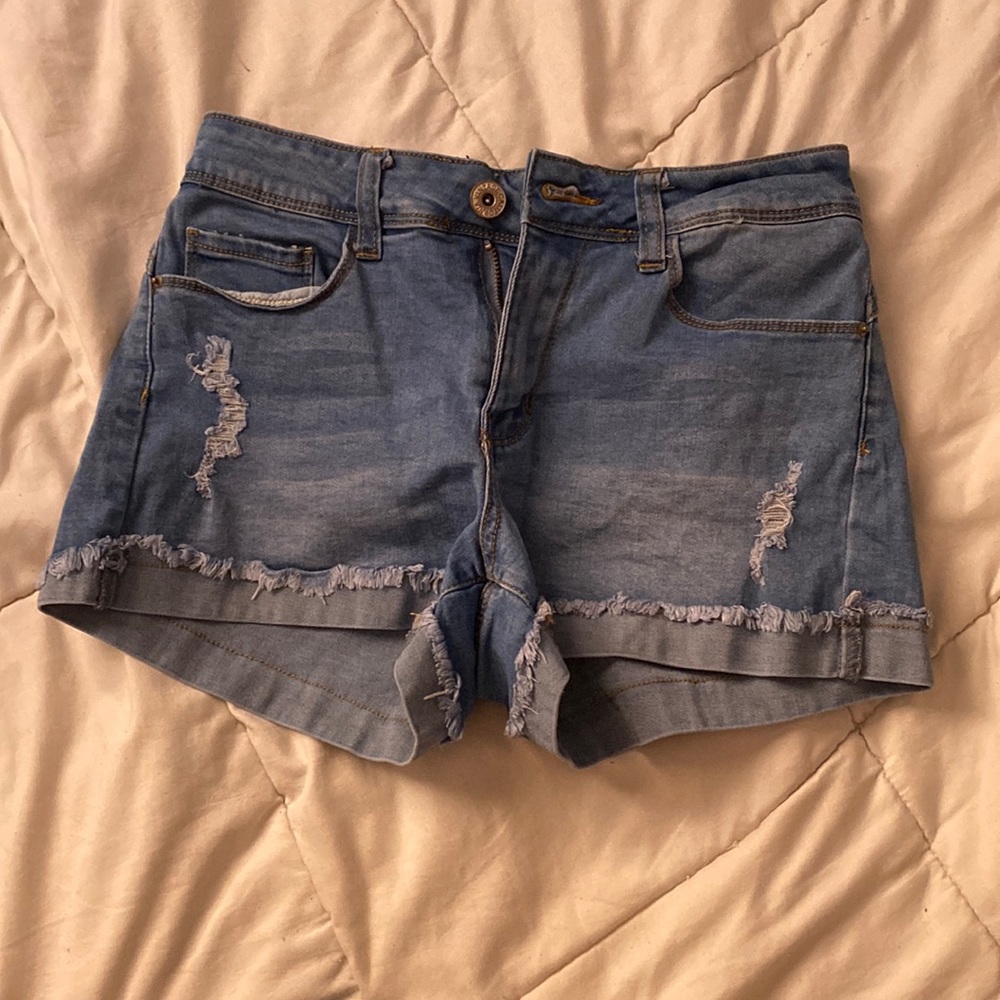 Super cute Shorts. Great length, not too short. Tight fit. Mid waist